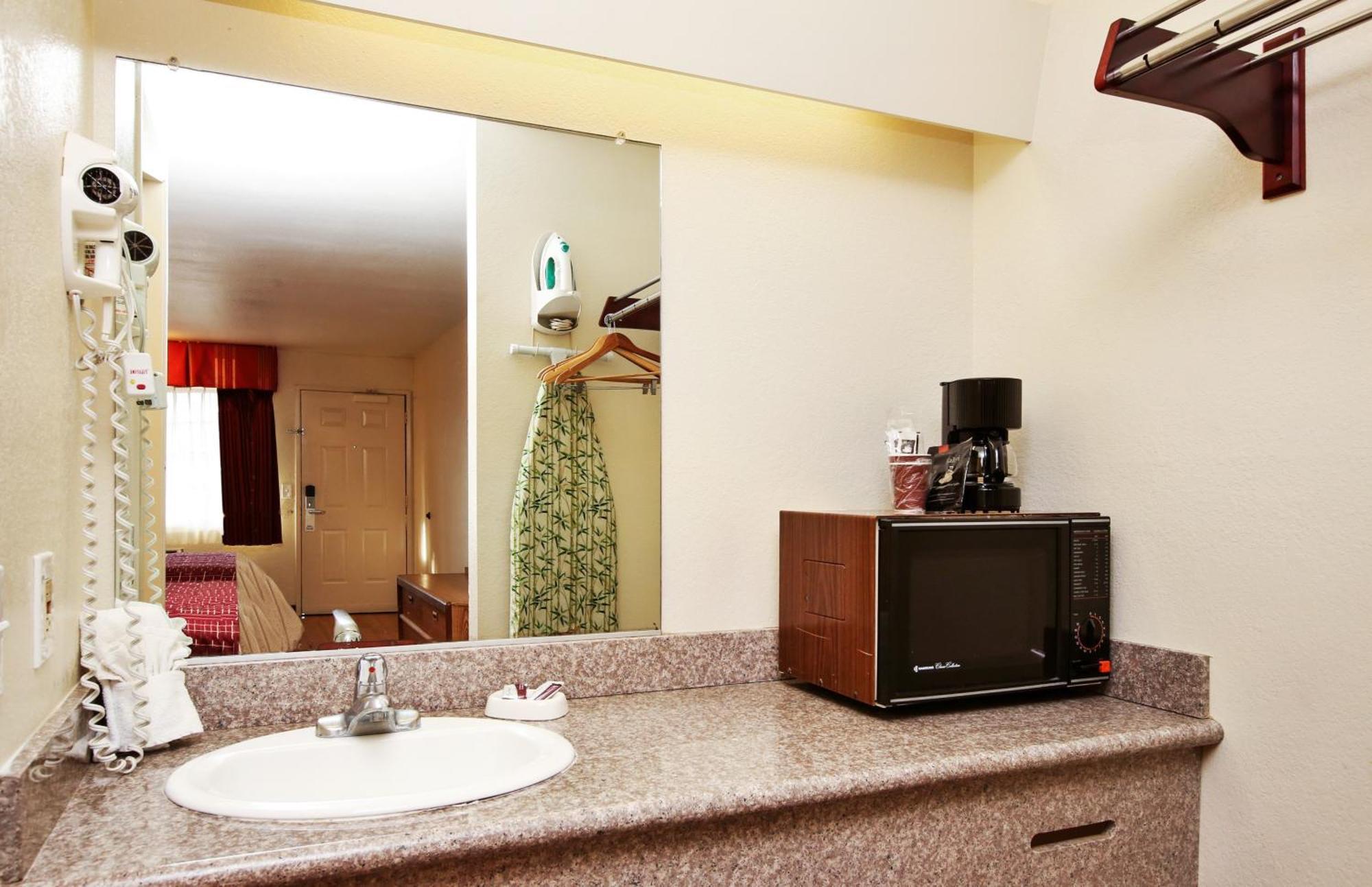 Red Roof Inn Lompoc Dış mekan fotoğraf