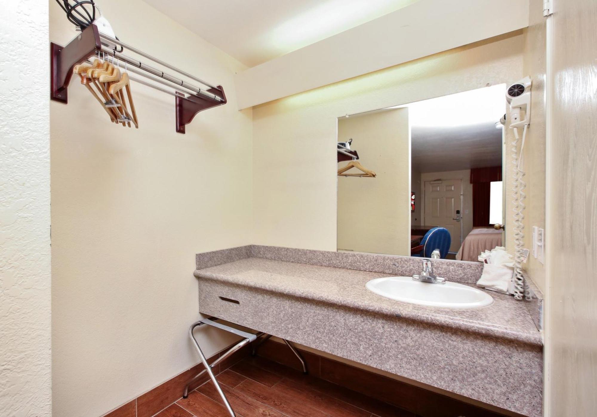 Red Roof Inn Lompoc Dış mekan fotoğraf